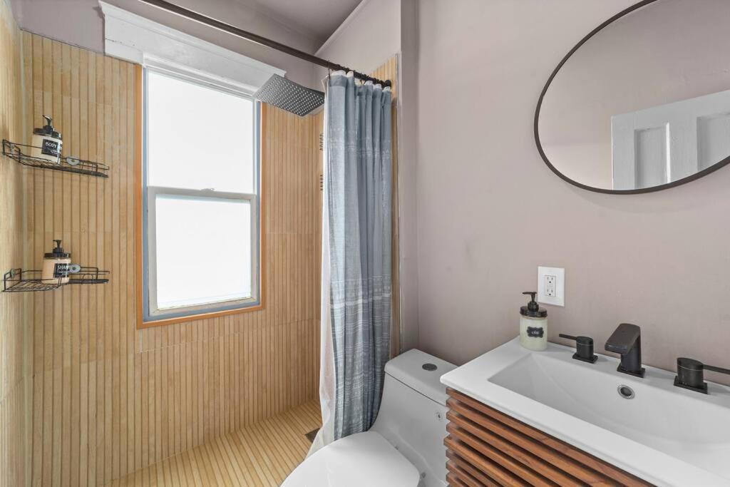 Pet Friendly 2Br In Little Italy # 3 Apartment Cleveland Exterior photo