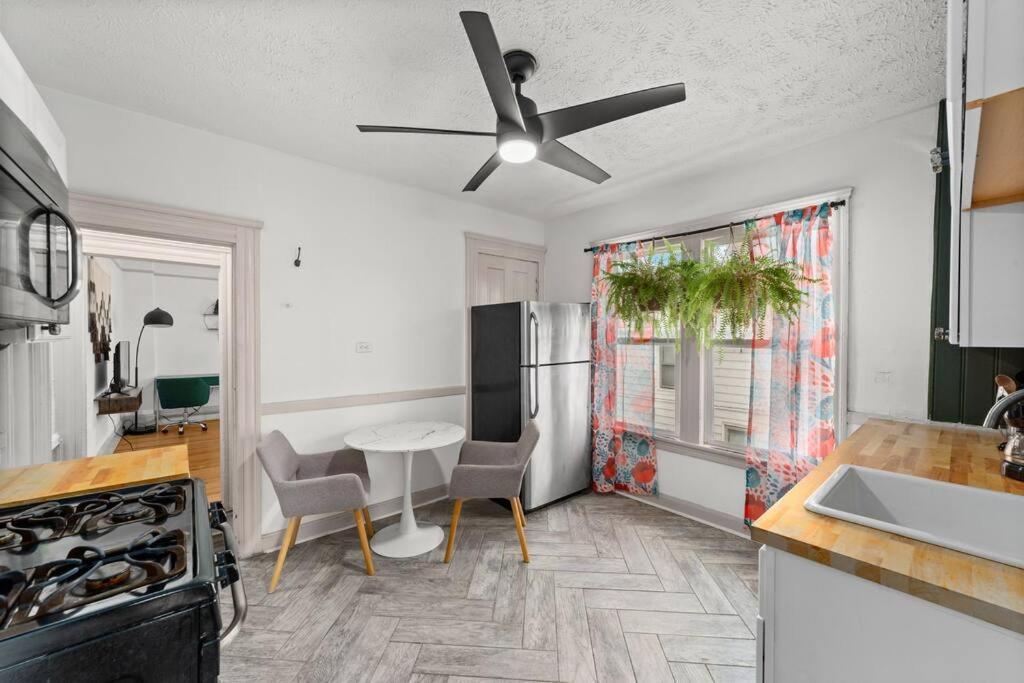 Pet Friendly 2Br In Little Italy # 3 Apartment Cleveland Exterior photo