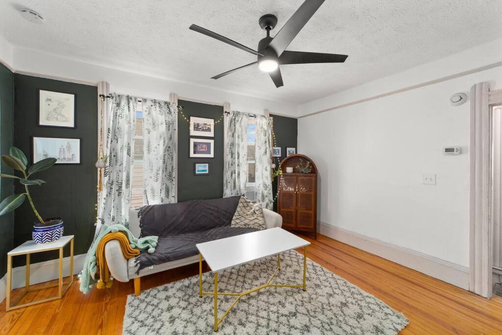Pet Friendly 2Br In Little Italy # 3 Apartment Cleveland Exterior photo