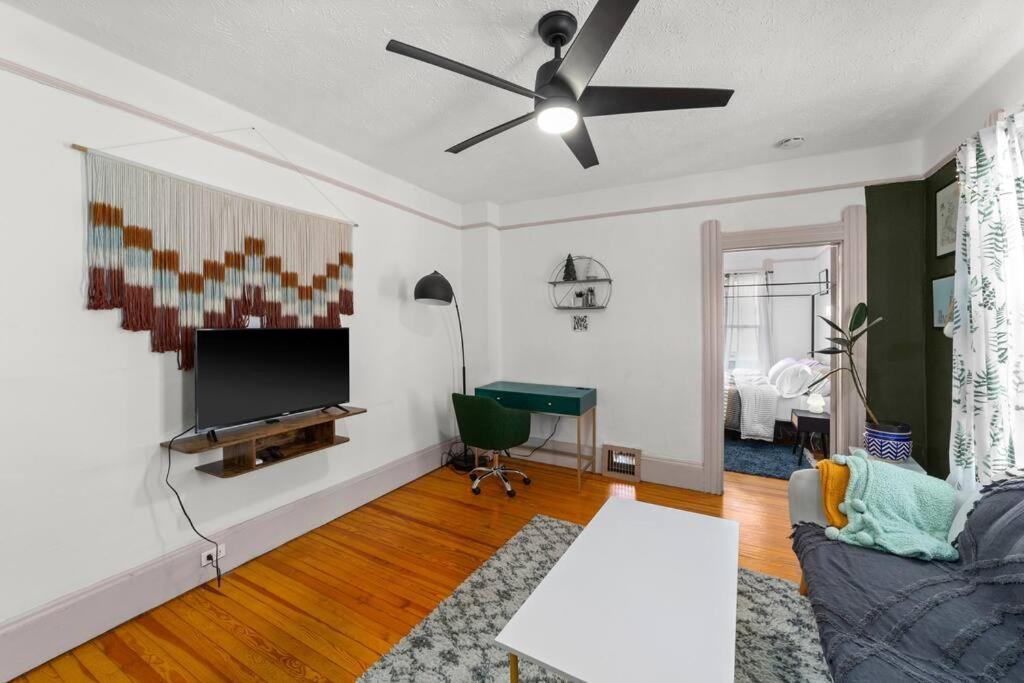 Pet Friendly 2Br In Little Italy # 3 Apartment Cleveland Exterior photo